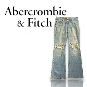 A&F | Distressed Jeans, size 2